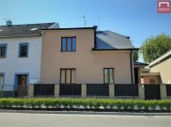 Pron�jem cel�ho RD jako kancel��e + 2 parkovac� m�sta, Hamersk�,  Olomouc
