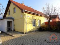 Pron�jem 1+kk v RD se zahr�dkou, cca 18 m2, parkovac� st�n�, Praha 10, ul. �t�rboholsk�