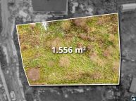 Prodej rovinat�ho stavebn�ho pozemku v �jezd� nad Zbe�nem