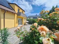 Prodej samostatn�ho RD 5+kk+gar� celkem 218 m2  pozemek 620 m2 ul. V p��nk�ch  P�ezletice