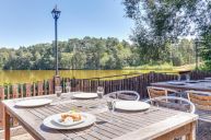 Prodej v�jime�n� historick� stavby 1 150 m2 s pozemkem 2 217 m2 u rybn�ka Jiv�k � 36 minut od Prahy
