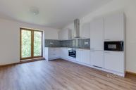 Pron�jem bytu 3+kk se zahradou, Praha 20 � Horn� Po�ernice, ul. T�ebe�ovsk�.