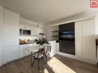 Pron�jem za��zen�ho bytu 1+kk s lod�i� v 5. NP, Olomouc, ul. Gen. P�ky