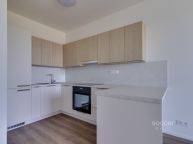 Pron�jem nov�ho bytu 2+kk s balkonem a gar�� na Praze 9.