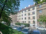 Pron�jem bytu 1+kk, 16 m2, Praha 3 - �i�kov, Jeseniova.