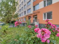 Pron�jem bytu 3+1 (77 m2) s lod�i� (6 m2) a parkem ve vnitrobloku � ul. P�ececht�lova, Praha 13