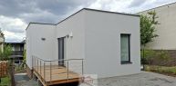 Pron�jem modern� novostavby RD 2+kk s terasou, zahradou a parkovac�m m�stem, Vala�sk� Mezi����
