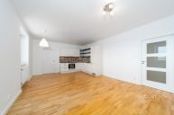 Prodej bytu 3+kk/sklep, 74+2,5 m2 v ulici Loudova, Praha 3 � �i�kov.