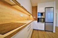 Pron�jem bytu 3+kk + komora + lod�ie, 76,1 m2, sklep 3,2 m2, ul. �eskoslovensk� arm�dy, Odolena Voda