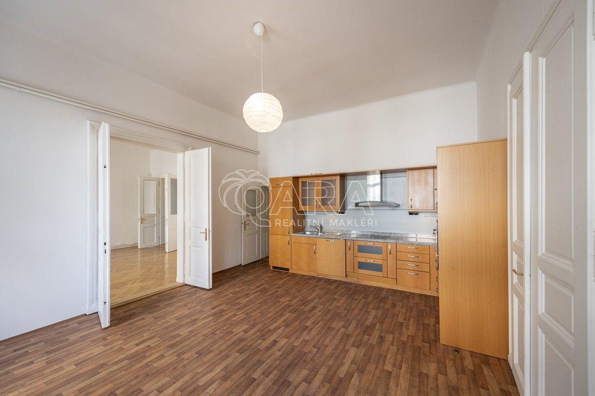 Prodej byt �kr�tova 3+kk www.ondrejkucera.com Ond�ej Ku�era Praha 2 Vinohrady (11).jpg