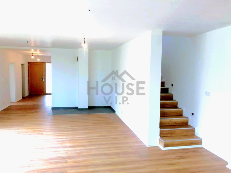 ?=Prodej domu Uh��n�ves Na �eperce schodi�t� - (12004828)