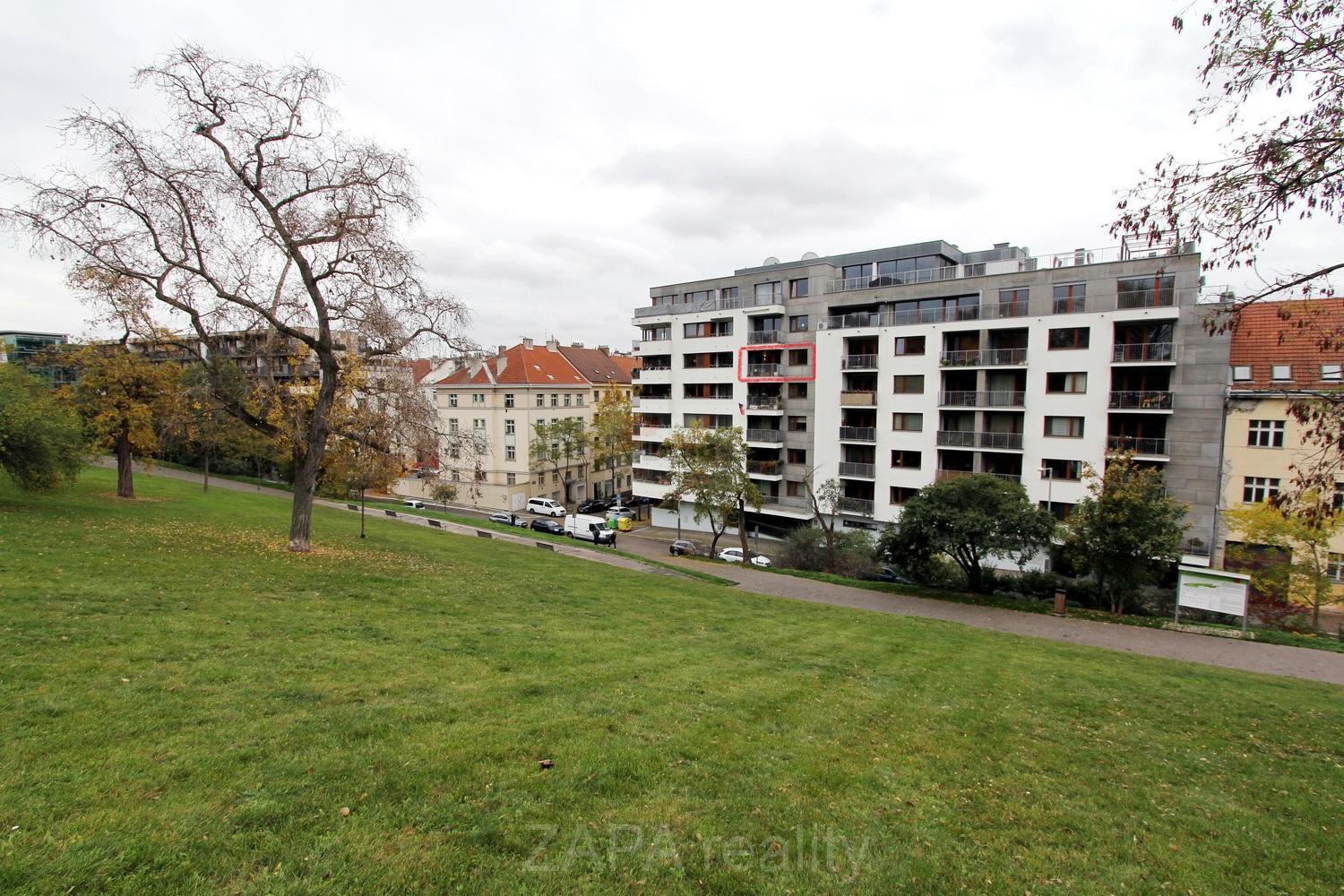?=dm z parku obrys.jpg - (12038225)