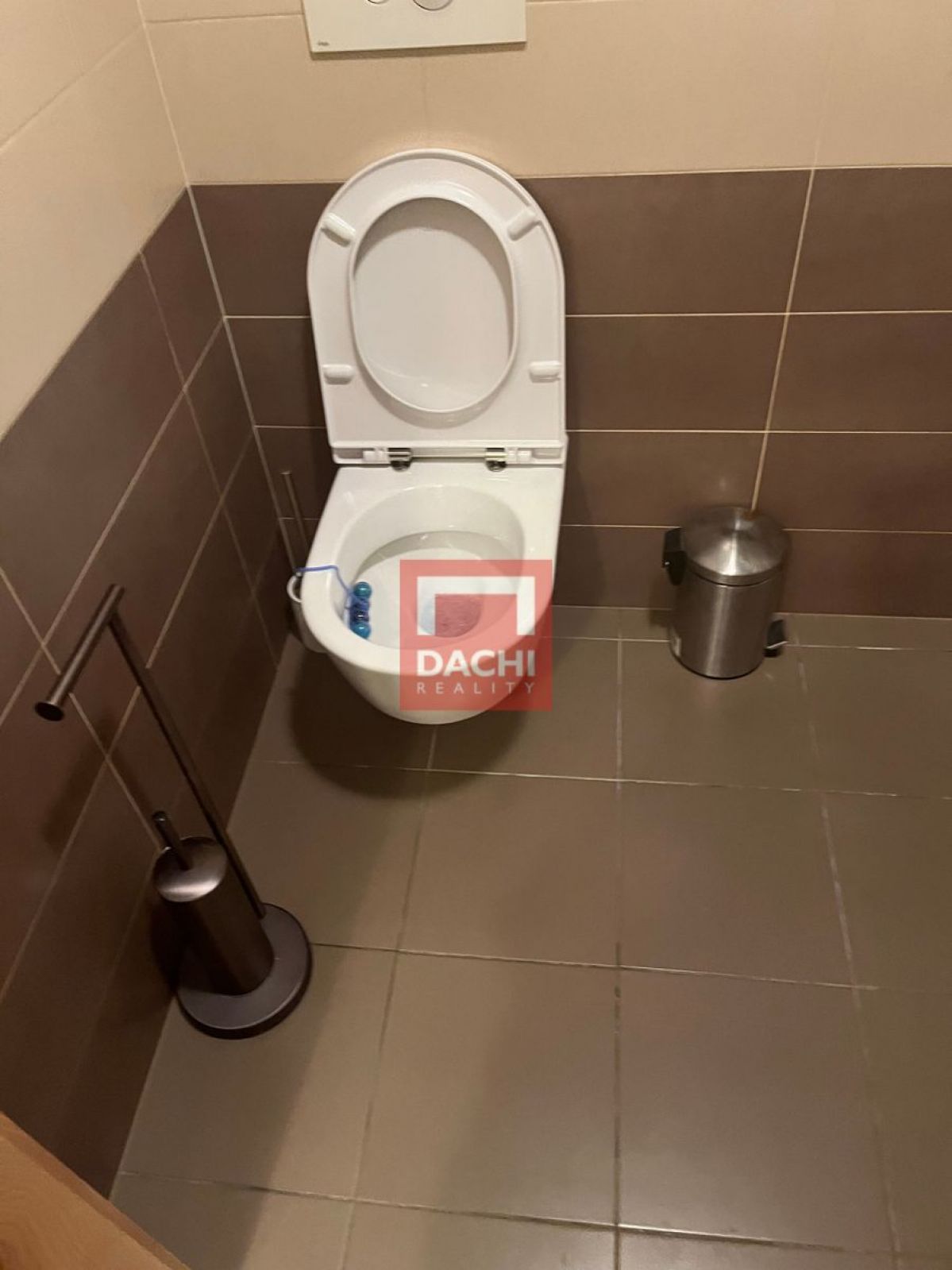 ?= - (12101586)