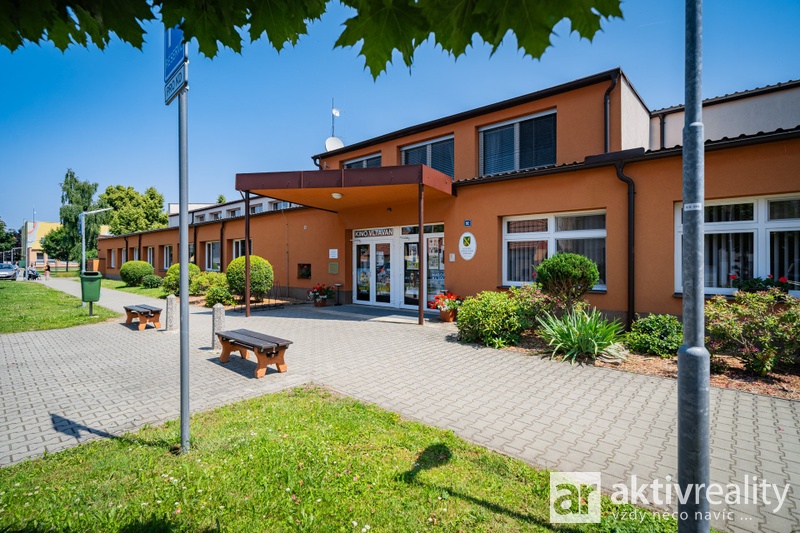 ?=7IV09811 - (12088468)