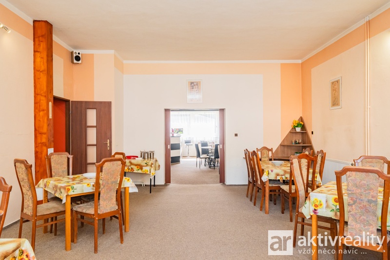 ?=7IV02476 - (12135136)