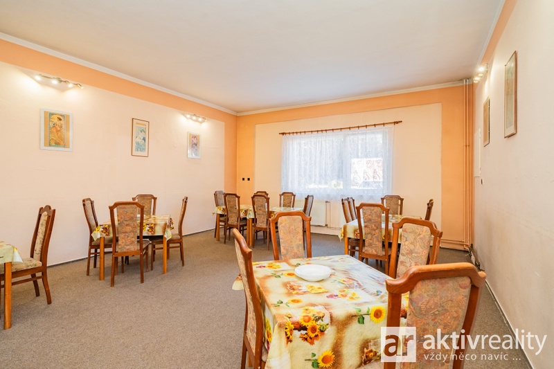 ?=7IV02469 - (12135142)