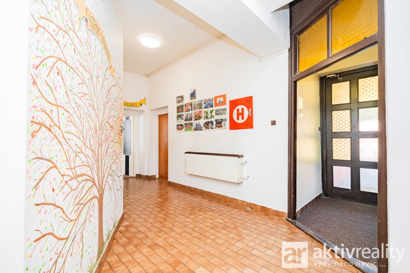 ?=7IV02480 - (12135145)