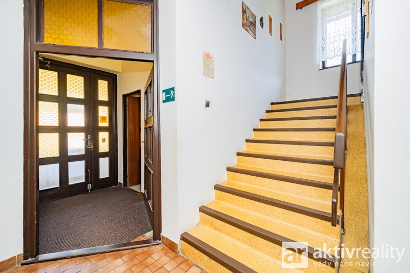 ?=7IV02488 - (12135150)