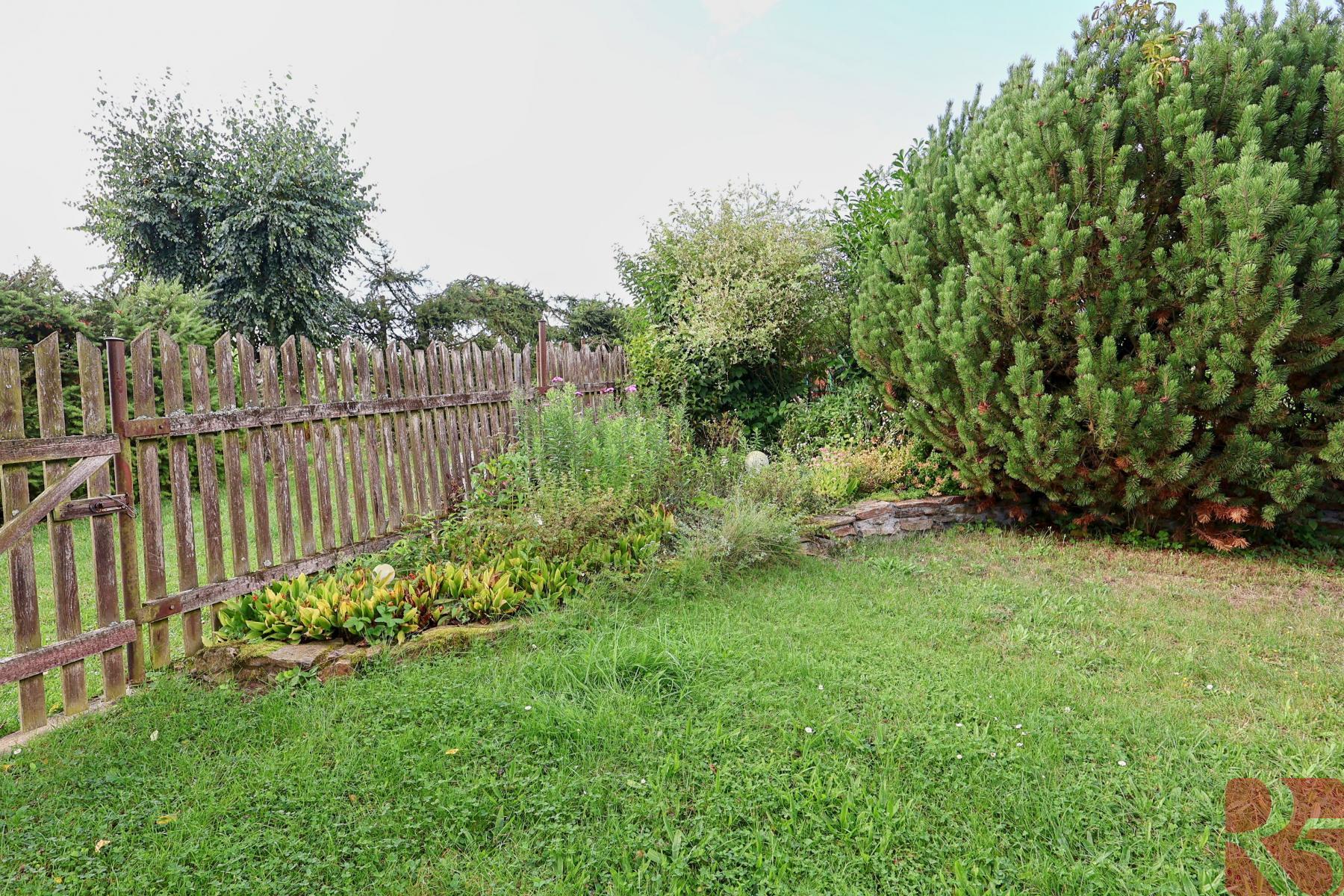 ?=zahrada - (12153169)