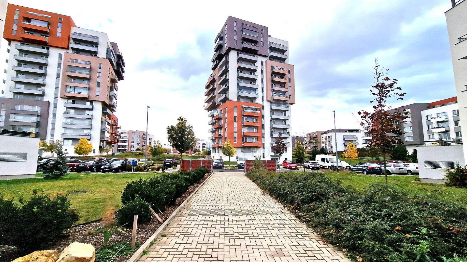 ?=20231108_150043.jpg - (12160061)