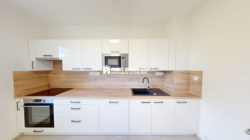 ?=09222025_104048 - (12161360)