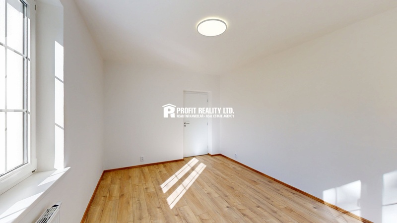 ?=09222025_105200 - (12161374)