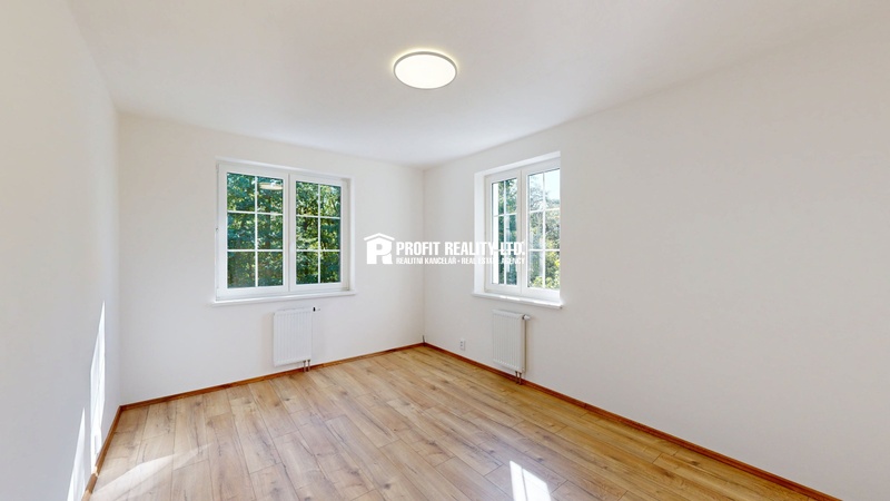 ?=09222025_105200 - (12161376)