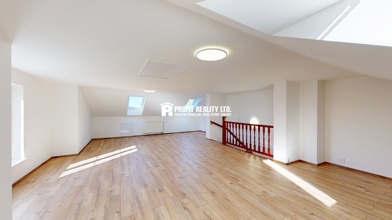 ?=09222025_110404 - (12161385)