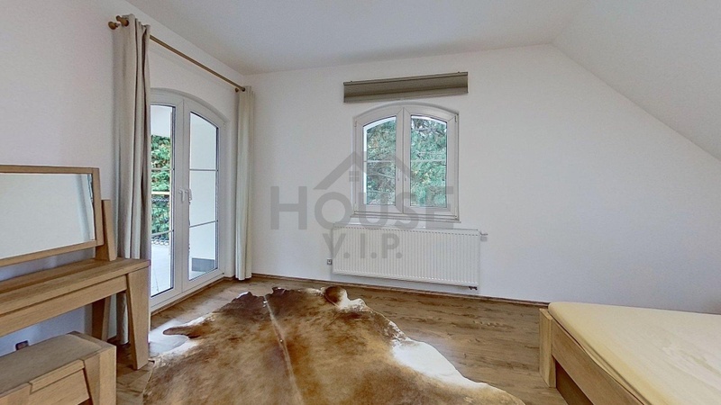 ?=prodej-rodinneho-domu-246-m2-zdiby-premysleni-luxusni-dum-4kk-s-kancelari-a-telocvicnou-bedroom-1-be - (12166663)