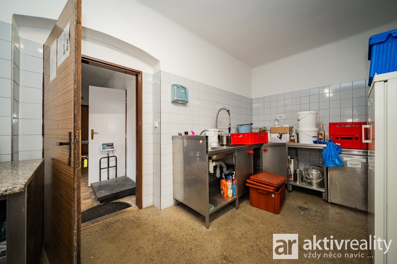 ?=7IV06337 - (12167221)