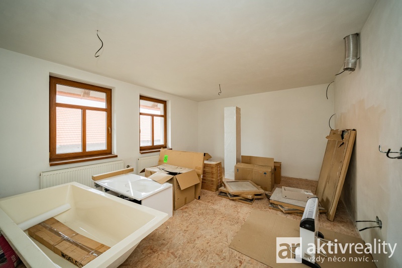 ?=7IV06346 - (12167228)