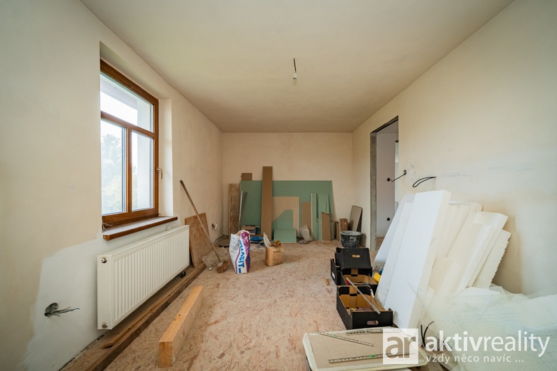 ?=7IV06347 - (12167229)