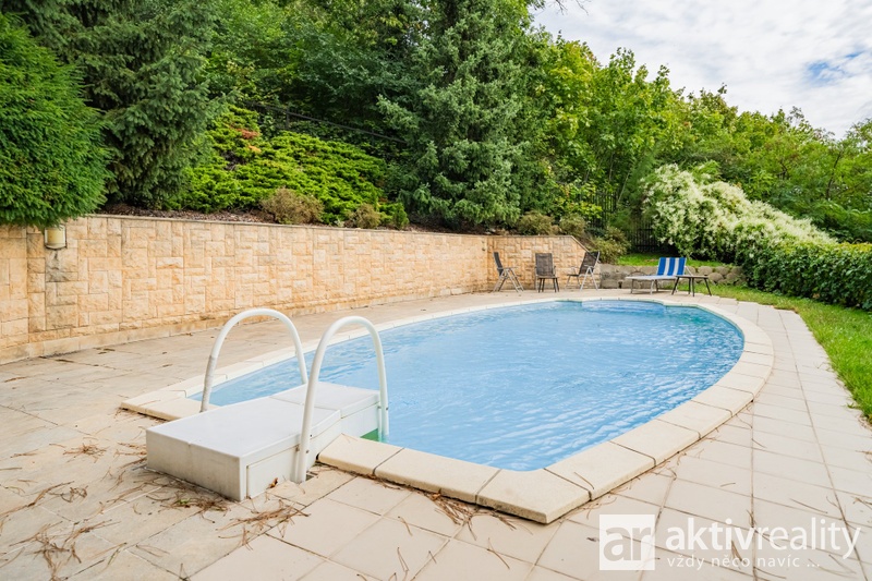 ?=7IV04065 - (12180009)