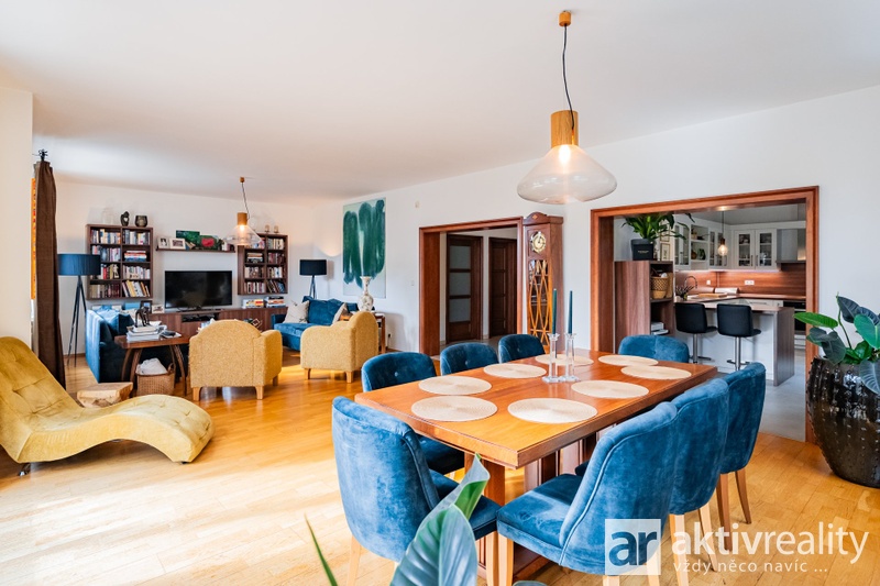 ?=7IV04025 - (12180013)