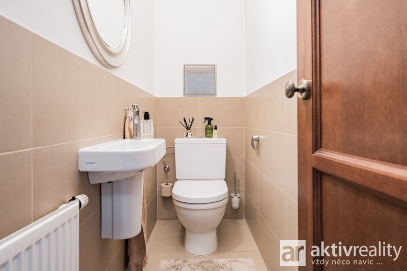 ?=7IV04011 - (12180023)