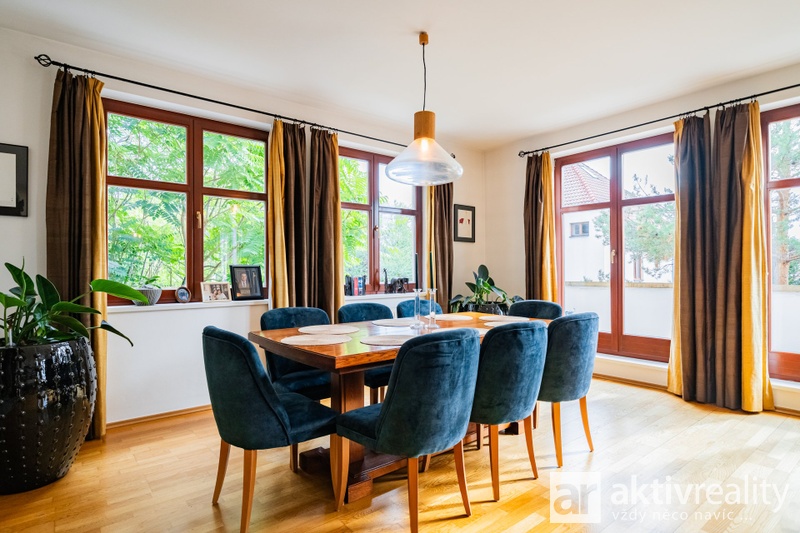 ?=7IV04023 - (12190667)