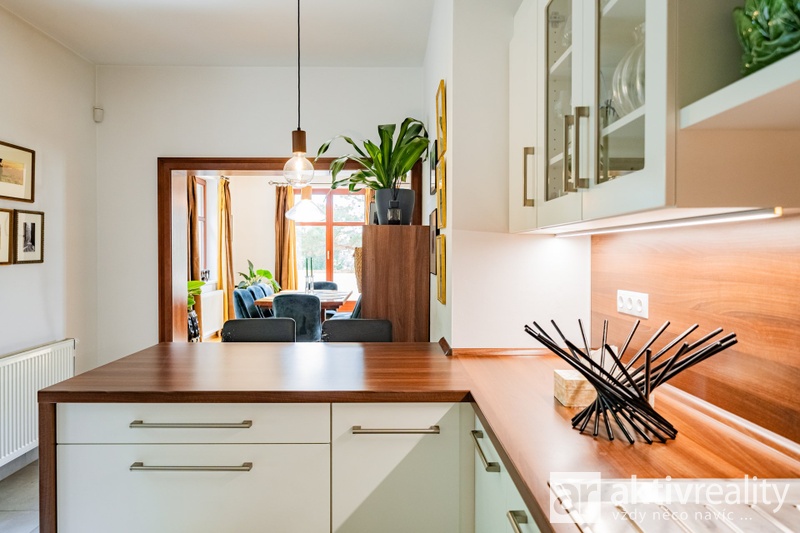 ?=7IV04036 - (12190670)