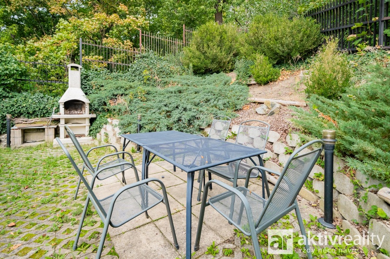 ?=7IV04068 - (12190677)