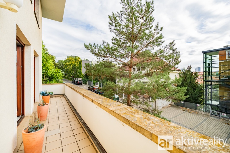 ?=7IV04045 - (12190678)