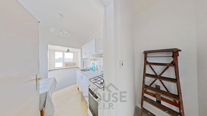 ?=Komora - (12227579)