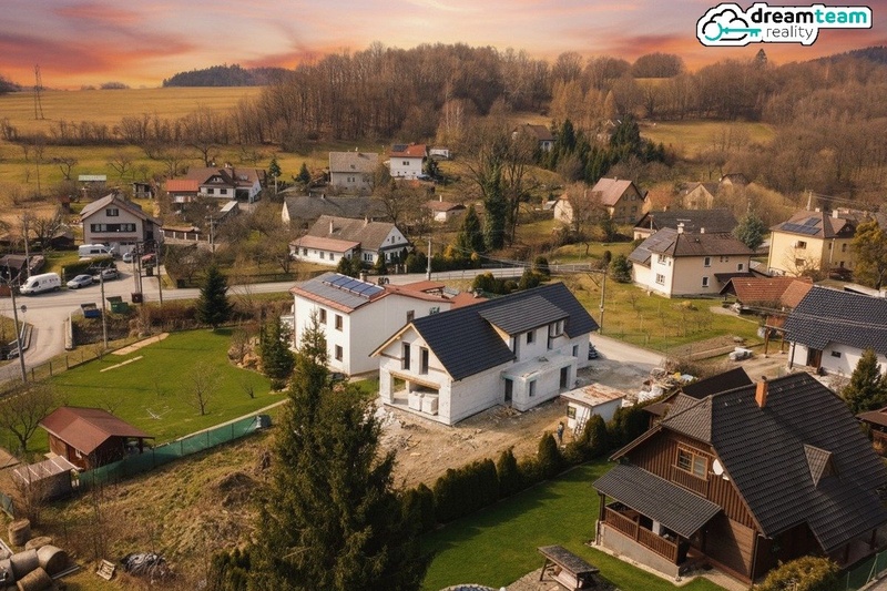 ?=leteck� pohled na nemovitost - (12224308)