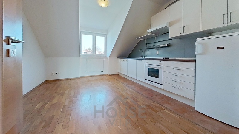 ?=Kitchen (2) - (12230966)