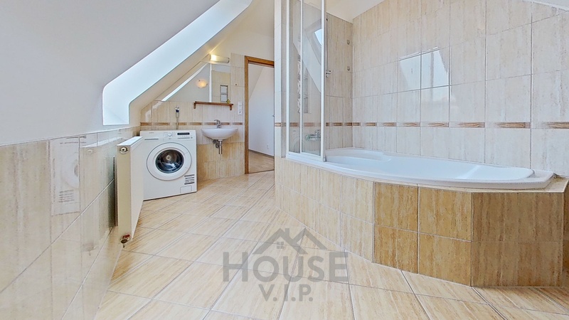 ?=Bathroom (5) - (12230974)