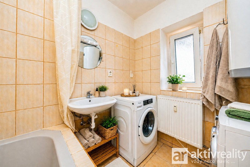 ?=2 byt koupelna - (12243495)