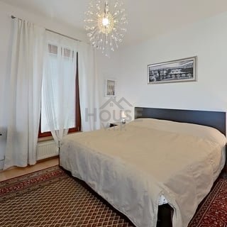?=Sqs8fmwZ4x2-Bedroom - (12245637)